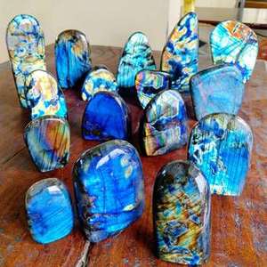 Pierre de Labradorite Bleue Scintillante de Haute Qualité, Forme Libre, Cristal de Guérison Irrégulier, Idéale pour Cadeau, Vente en Gros - Product Image 1