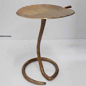 Table d'appoint en aluminium artisanale de luxe avec finition or antique, utilisée pour la décoration intérieure, salon, décoration de la maison - Product Image 5