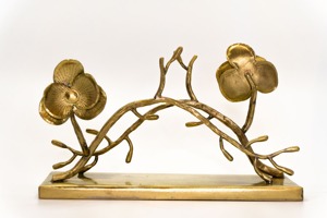 Organisateur de serviettes en métal doré à motifs floraux modernes, parfait pour un usage quotidien et pour les occasions spéciales, fabriqué à la main en Inde - Product Image 4
