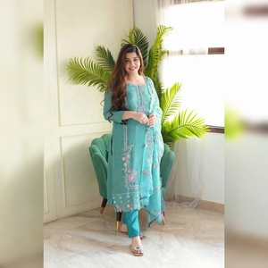 Nouvelle collection de vêtements de fête traditionnels de créateur, Salwar Kameez, ensembles de 3 pièces, broderie lourde en chinon, fils, paillettes, livraison rapide - Product Image 1