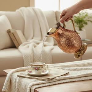 Pichet en cuivre gravé de qualité supérieure, idéal pour les réceptions de mariage et les célébrations traditionnelles, fabriqué à la main en Inde - Product Image 5