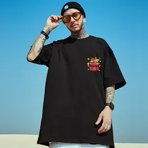 เสื้อยืดสตรีทแวร์คอกลมแขนสั้นสีดำทรงปกติสำหรับผู้ชาย งานฝีมือคุณภาพ ผ้าฝ้าย 100% ระบายอากาศได้ดี เป็นมิตรกับสิ่งแวดล้อม - Product Image 1