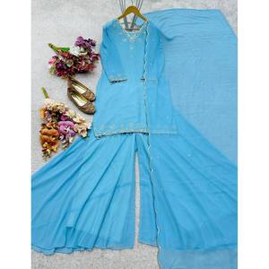 Vêtement traditionnel chinois de créateur - Top-Sarara et Dupatta avec broderie lourde et travail de séquence - Product Image 2