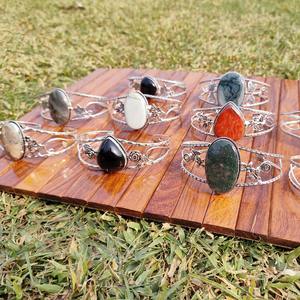 Brazaletes de Latón con Piedras Preciosas Naturales, Bañados en Plata, Clásicos Unisex para Equilibrio Energético, Bienestar Espiritual, Regalo Elegante - Product Image 6