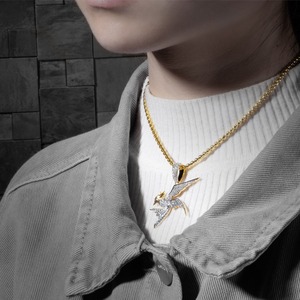 Pendentif Aigle en Argent 925 Personnalisé Style Urbain avec Diamants Moissanite, Vente en Gros - Product Image 4
