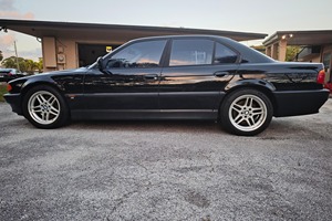 2000 B-M-W 740i - Product Image 2