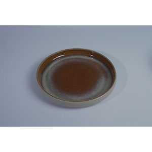 Assiettes en céramique blanche de la marque Agung Keramik, style Japandi, pour un usage quotidien, toutes tailles, non toxiques, compatibles lave-vaisselle, origine indonésienne - Product Image 3