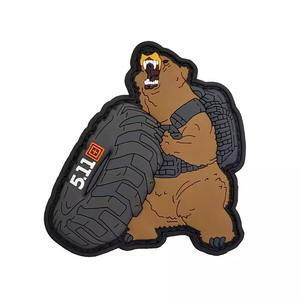 Badges et étiquettes de vêtements en caoutchouc PVC souple personnalisés OEM, découpés au laser, à coudre, avec marque en relief pour vêtements sur mesure 2026 - Product Image 6