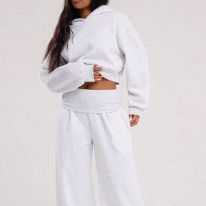 Sweat-shirt à capuche court pour femme, coupe oversize, entièrement orné de strass, en molleton de coton épais, couleur unie, faible MOQ, personnalisable - Product Image 4