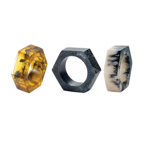 Anillo para Servilletas de Resina Estilo Rústico, Moderno, Único y Elegante, en Rosa Bebé y Tono Oscuro, Personalizado y Hecho a Mano - Product Image 4