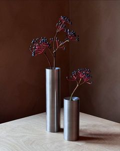 Designer Metal <b>Flower</b> <b>Display</b> Vase For Contemporary Decor And Premium Interior Beauty Enhancement - Product Image 6