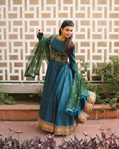 Vestido de Noche Azul de Diseñador LC con Elegante Falda y Hermosa Dupatta para Fiestas - Product Image 1
