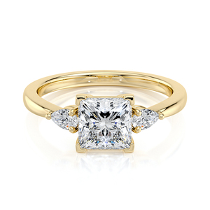 Bague de fiançailles à trois pierres en diamant de laboratoire taille princesse 1,70 CTW en or 14K plaqué rhodium certifiée IGI – Cadeau de luxe pour anniversaire - Product Image 1