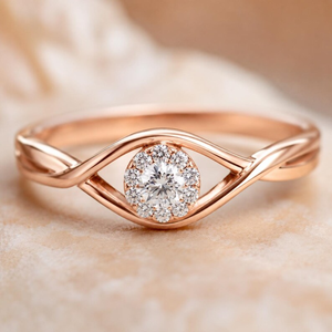 Anillo de Compromiso de Oro Rosa de 14k con Diamante de 1 Quilate, Claridad VS1, Color F, Corte Brillante Redondo Romántico, Diamante CVD, Estilo Halo - Product Image 1