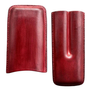 Étui à cigares compact en cuir avec coupe-cigares intégré et compartiment de rangement, idéal pour les voyageurs d'affaires et les collectionneurs - Product Image 5