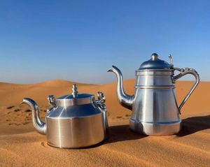 Bouilloire en acier inoxydable de qualité supérieure pour chauffer l'eau pour le thé, le café, le lait, avec une poignée facile à saisir et un couvercle sécurisé - Product Image 6