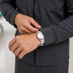 Ensemble d'uniformes médicaux unisexe respirant à col en V en polyester et élasthanne, tricoté rafraîchissant, pour usage hospitalier, détection d'aiguilles, service OEM - Product Image 4
