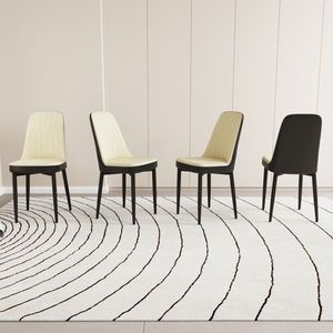 Ensemble de 4 chaises de salle à manger de style moderne, tissu en cuir PU de haute qualité avec coussins épais et doux, pieds en métal noir pour la maison et le bureau - Product Image 4