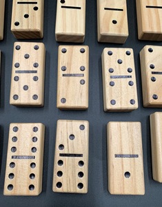 Juego de Dominó Doble Seis de Madera de Colores ILAHI, 28 Piezas, Ecológico, Tallado y Grabado, Diseño Antiguo, Caja Rectangular Alta de Madera - Product Image 6