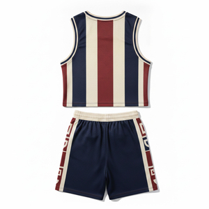 Uniforme de baloncesto sublimado con logotipo personalizado, ropa de entrenamiento que absorbe la humedad, conjunto de uniforme de baloncesto sublimado para hombre - Product Image 3