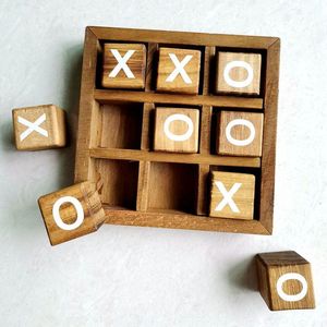 Juego de Tic Tac Toe de Madera Hecho a Mano con Diseño Clásico Fab, Tablero de Juego con Bloques X y O Impresos - Product Image 4