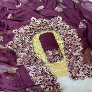 ผ้าส่าหรี VASTRA COTTAGE พรีเมียมแบบกรุบกรอบ พร้อมงานปักดิ้นหลากสีและขอบผ้าลายฉลุ - Product Image 2