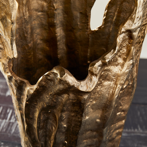 Luxury Aluminium Flower <b>Vase</b> for Modern Home Interiors, Tabletop Decoration, Centerpiece Display and Floral Presentation - Product Image 5
