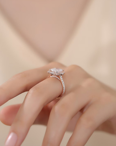 แหวนหมั้นเพชรทรงเอเมอรัลด์สีโรสโกลด์ ประดับด้วยเฮโลเซ็ตติ้ง สำหรับผู้หญิง สไตล์คลาสสิก ได้รับการรับรองจาก IGI - Product Image 5