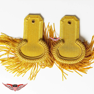 Epaulettes de Tela Roja y Flecos de Hilo Dorado, Bordados a Mano, Ecológicos, Estilo Napoleónico, Personalizables, Vintage Francés, para Desfiles y Ceremonias - Product Image 1