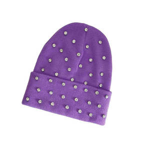 Gorro de punto cálido con decoración de cristal a la moda, de bajo precio, con logo personalizado impreso, gorro de invierno de lujo con detalles de brillantina y piedras. - Product Image 5