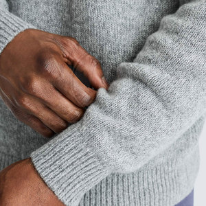 Pull en tricot doux et respirant avec logo frontal, chaud et confortable pour un usage quotidien en hiver - Product Image 5