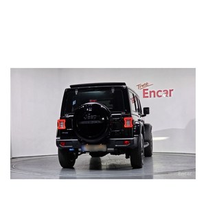 Jeep Wrangler 2.0 Overland Power Top 4 portes 4x4 Modèle décembre 2022 avec 34 804 km Boîte de vitesses automatique Sièges en tissu Caméra arrière - Product Image 4