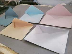 ซองจดหมายเชิญงานแต่งงานแบบหรูหรา ทำมือ ขอบกระดาษดิบ ทำจากกระดาษฝ้าย พร้อมพิมพ์แบบ Letterpress - Product Image 2