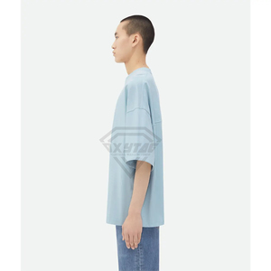 เสื้อยืดโอเวอร์ไซส์ผ้าคอตตอนหนานุ่มพิมพ์ลายกราฟิกสีฟ้าอ่อนสำหรับผู้ชาย สไตล์สตรีทแวร์ แบบขายส่งตามสั่ง - Product Image 2
