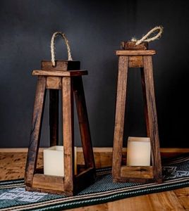 Farol de vela de madera hecho a mano y personalizado con portavelas de metal para centros de mesa de boda y decoración navideña colgante - Product Image 4