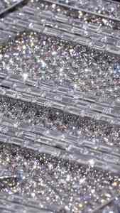 Collier personnalisé hexagonal avec initiale pour homme, plaqué or blanc de qualité supérieure, finition argentée, pendentif initial en moissanite - Product Image 4