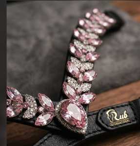 รุ่น Crystal Horse Model 7860B สายคาดศีรษะหนังบุนวมอย่างดี ปรับแต่งได้ สายคาดศีรษะโค้งมน ออกแบบโลโก้ได้ตามต้องการ ประดับคริสตัลวิบวับ - Product Image 2
