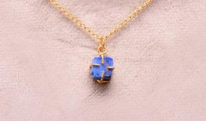 Colgante de Lapislázuli Natural con Plata de Ley 925 y Baño de Oro de 14K, Collar de Piedra Preciosa Azul Natural, Joyería Hecha a Mano para Mujer - Product Image 3