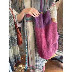 Sac fourre-tout vintage Kantha de haute qualité en toile améthyste avec broderie et lettres décoratives, couleur unie, lavable pour usage quotidien toutes saisons - Product Image 1