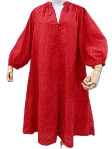 Robe ample professionnelle en coton 100% écologique à œillets, manches longues bouffantes naturelles, col en V. pour le port quotidien au bureau - Product Image 2