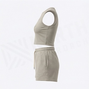 Conjunto de 2 Piezas para Mujer, Top Corto sin Mangas de Punto de Color Sólido y Pantalones Cortos por Encima de la Rodilla, Cuello Redondo, Ropa Deportiva Informal para Primavera/Verano - Product Image 3