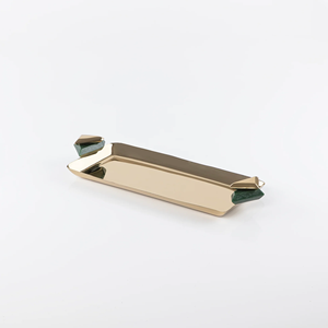 Plateau de service décoratif en aluminium de luxe, fabriqué par un fabricant fiable, pour une expérience culinaire haut de gamme, ajoutant une richesse visuelle et un style saisissants. - Product Image 3