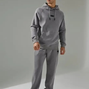 Traje Deportivo Personalizado al Mejor Precio 2026 para Hombre, Ropa Deportiva para Correr, Traje de Entrenamiento para Hombre y Mujer - Product Image 1