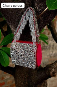 Nueva llegada impresionante hecho a mano en relieve pesado perla y piedra trabajo multicolor nupcial noche monederos mujeres pesado monedero Sling Bag - Product Image 3