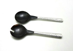 Ensemble de 2 cuillères à salade en corne, design élégant, fabriquées à la main à partir de corne de buffle naturelle, à prix abordable. - Product Image 5