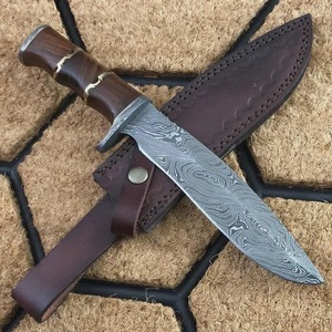 Cuchillo de caza hecho a mano de acero de Damasco con mango de madera, hoja fija de punta caída y funda de cuero. - Product Image 5
