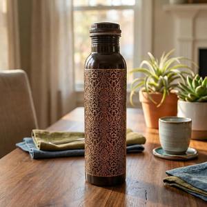 Botella de Cobre para Cerveza con Diseño Clásico Grabado en Relieve, Acabado Brillante, a Prueba de Fugas, Apta para Alimentos, Gran Capacidad - Product Image 1