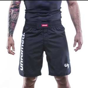 Shorts d'entraînement MMA/Grappling personnalisés avec logo frontal, respirants, séchage rapide, unisexe, pour adultes, fabriqués au Pakistan - Product Image 1