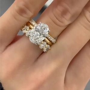 Anillos de Compromiso y Matrimonio Solitarios de Plata de Ley 925 con Diamante Moissanite de 4.5Ct, Corte Ovalado, Chapados en Oro Amarillo - Product Image 4