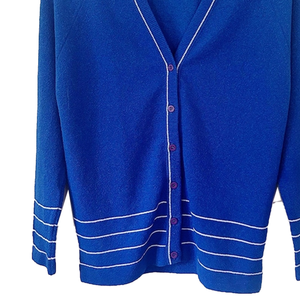 Cardigan en tricot bleu cobalt à col en V et boutons sur le devant, style preppy, avec bordure contrastante, confortable et chic pour l'hiver - Product Image 5